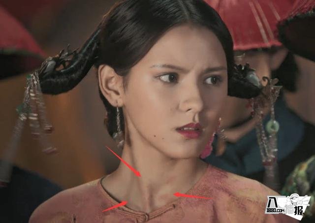 张予曦回应外貌争议,张予曦黑历史盘点脖子上吻痕是怎么回事?(图6) 《如懿传》张予曦“妓女”妆美过李沁,脖子惊曝“吻痕”引人遐想